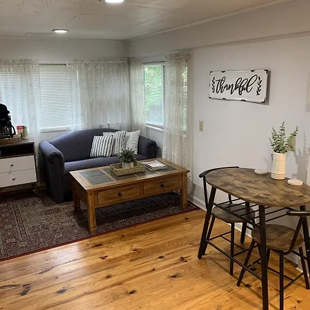 The Iris Garden Downtown Cottages And Suites Nashville Room photo