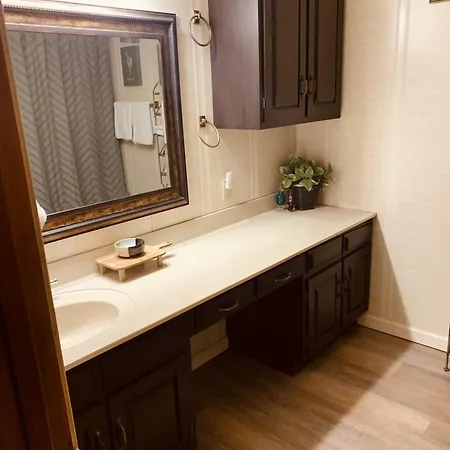 The Iris Garden Downtown Cottages And Suites Nashville Room photo