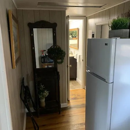 The Iris Garden Downtown Cottages And Suites Nashville Room photo