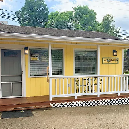 The Iris Garden Downtown Cottages And Suites Nashville Room photo