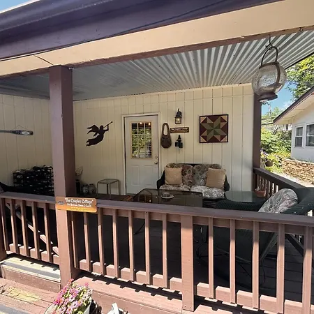 The Iris Garden Downtown Cottages And Suites Nashville Room photo