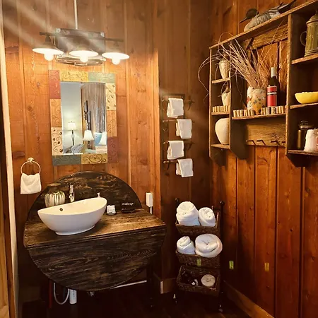 The Iris Garden Downtown Cottages And Suites Nashville Room photo