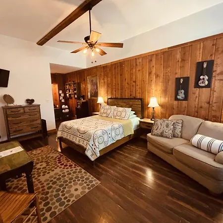 The Iris Garden Downtown Cottages And Suites Nashville Room photo